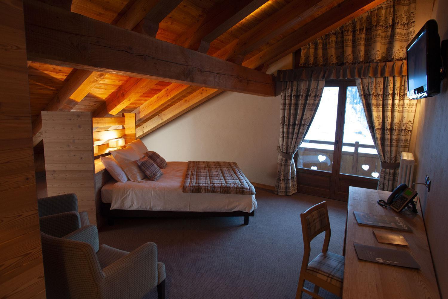 La Madonnina Del Gran Paradiso Wellness Hotel Cogne Exteriör bild